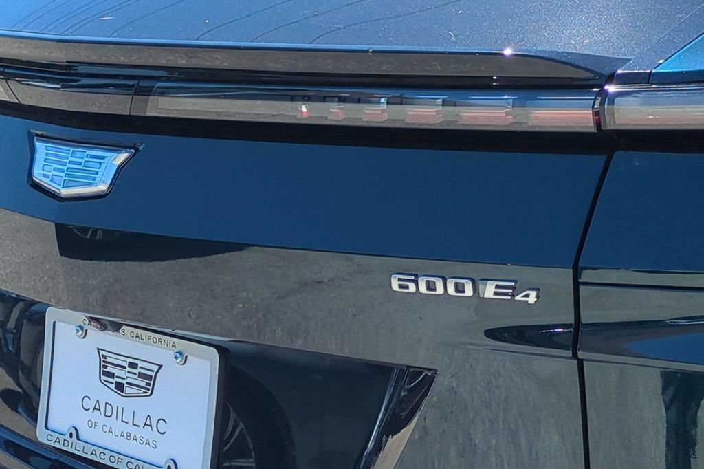 New 2026 Cadillac Lyriq Luxury AWD/4WD image 19