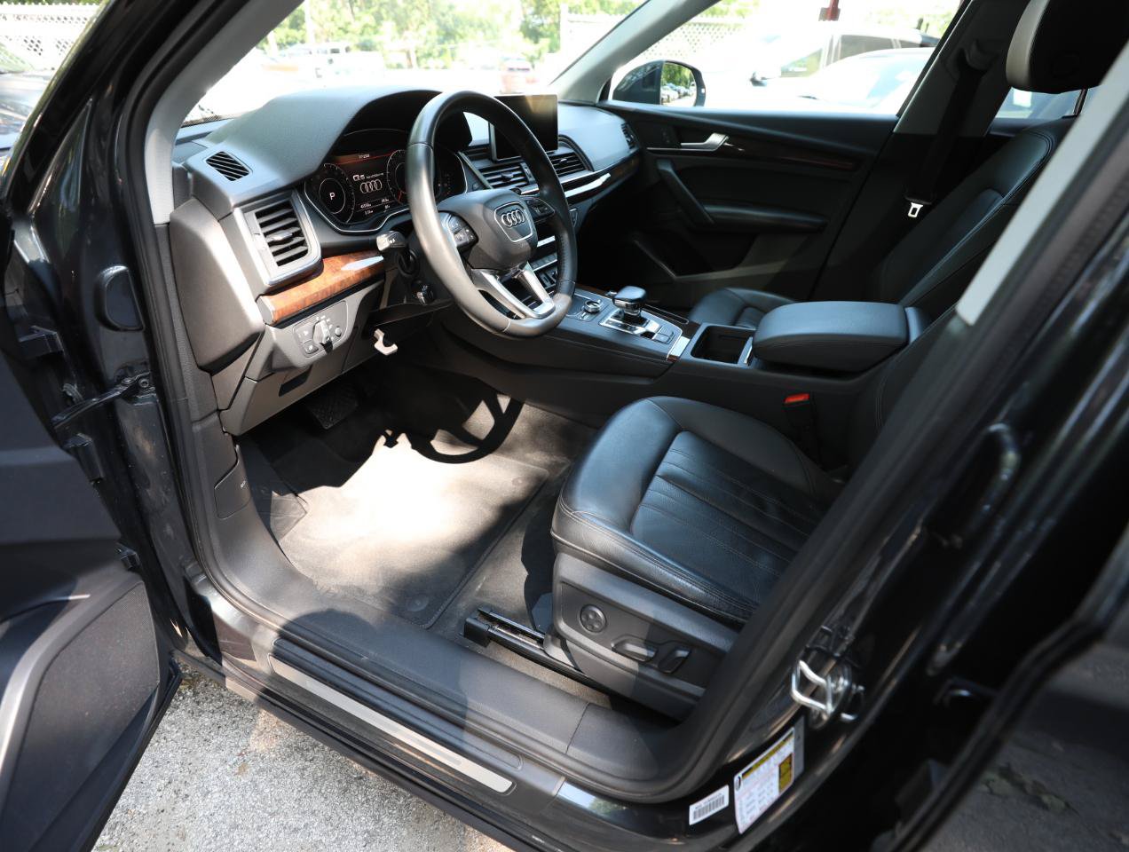 Used 2020 Audi Q5 2.0T Premium Plus w/ Premium Plus Package AWD/4WD image 19