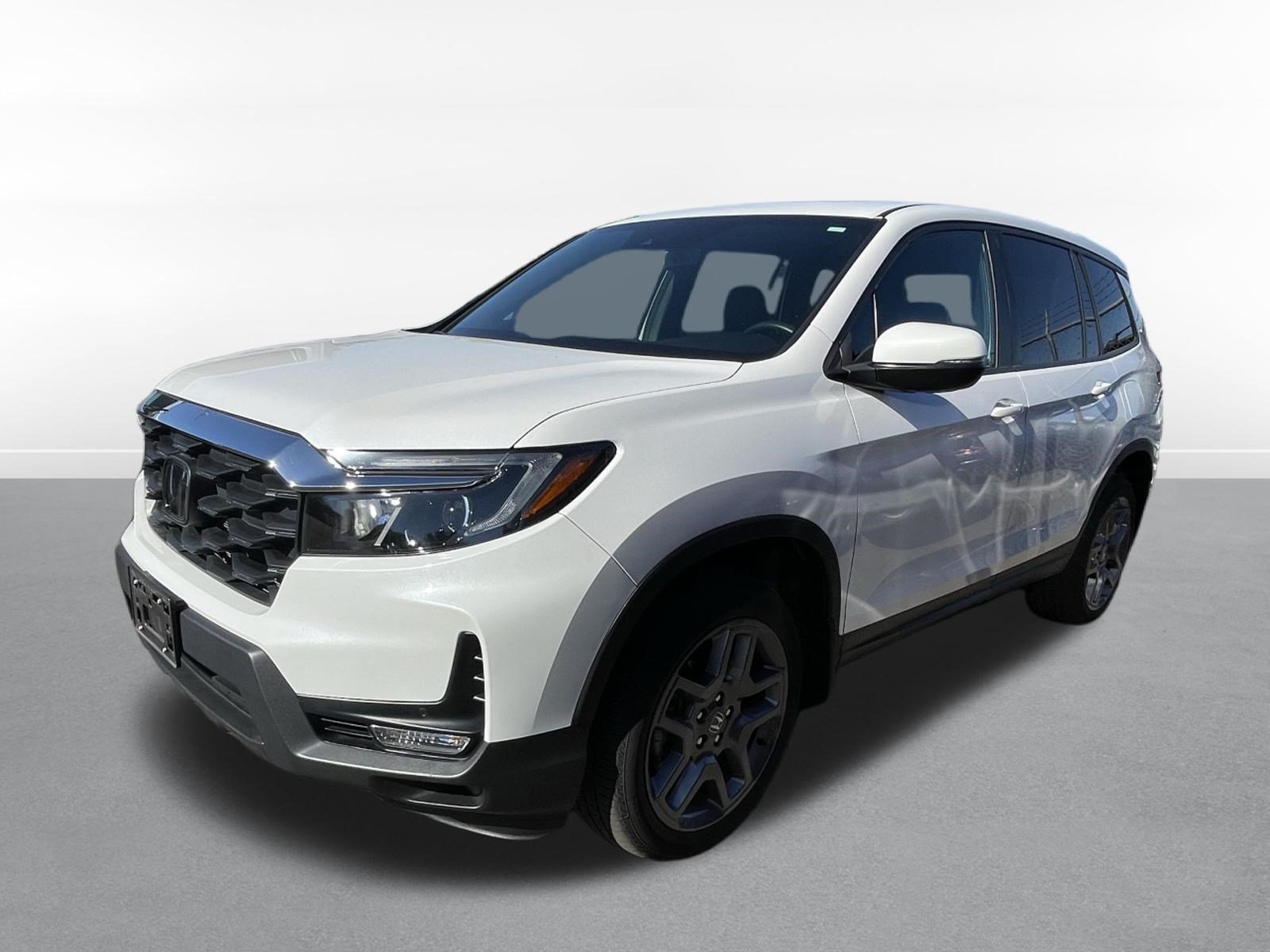 Used 2023 Honda Passport EX-L image 2