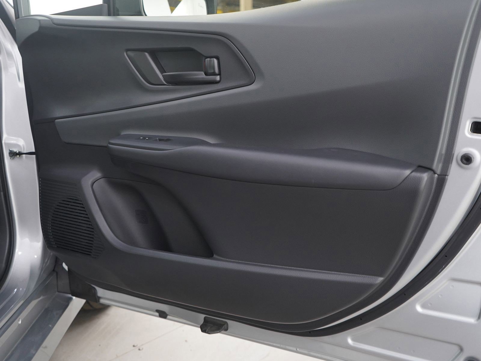 Used 2025 Toyota Prius LE image 9