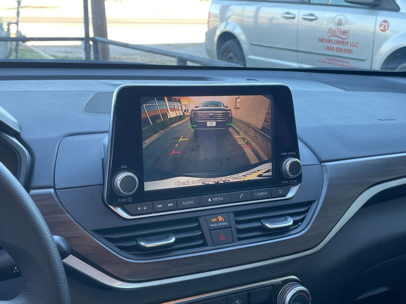 Used 2025 Nissan Altima 2.5 SV image 17