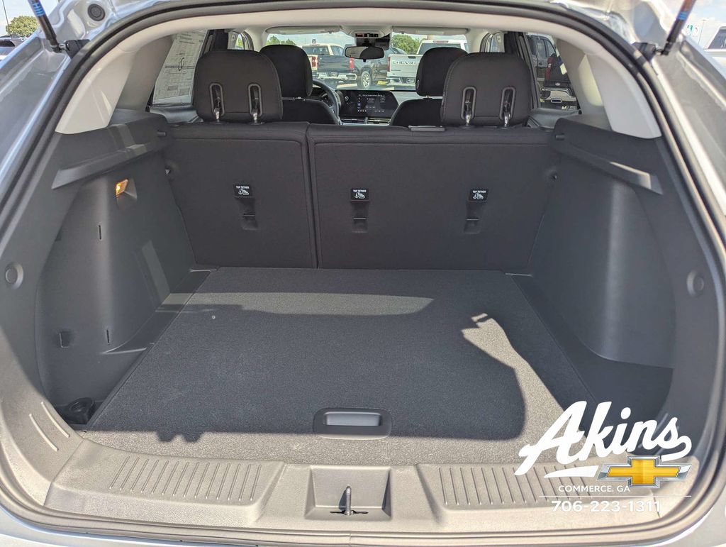 New 2026 Chevrolet Trax LS w/ LS Convenience Package FWD image 12