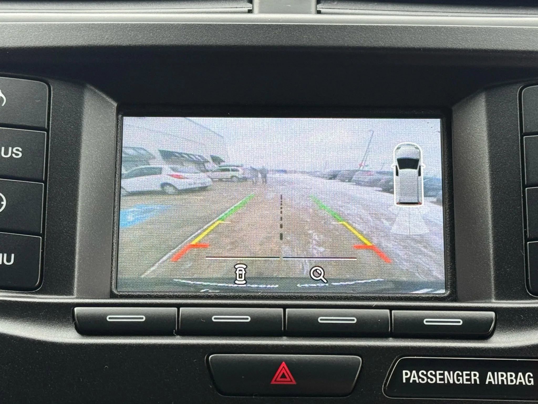 Used 2018 Ford Explorer XLT image 38