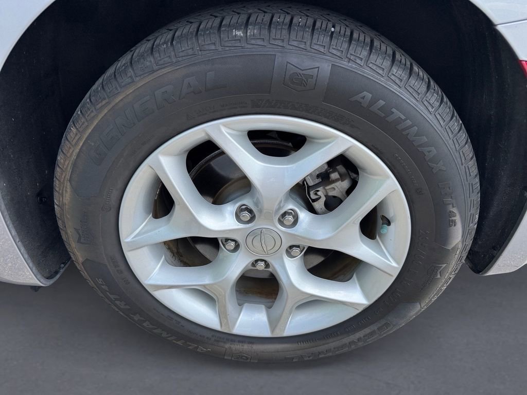Used 2019 Chrysler Pacifica Touring-L w/ Advanced Safetytec Group FWD image 9