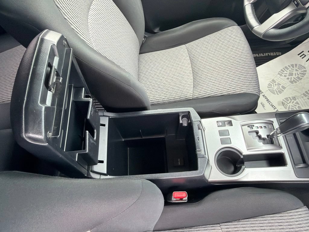 Used 2018 Toyota 4Runner SR5 AWD/4WD image 43