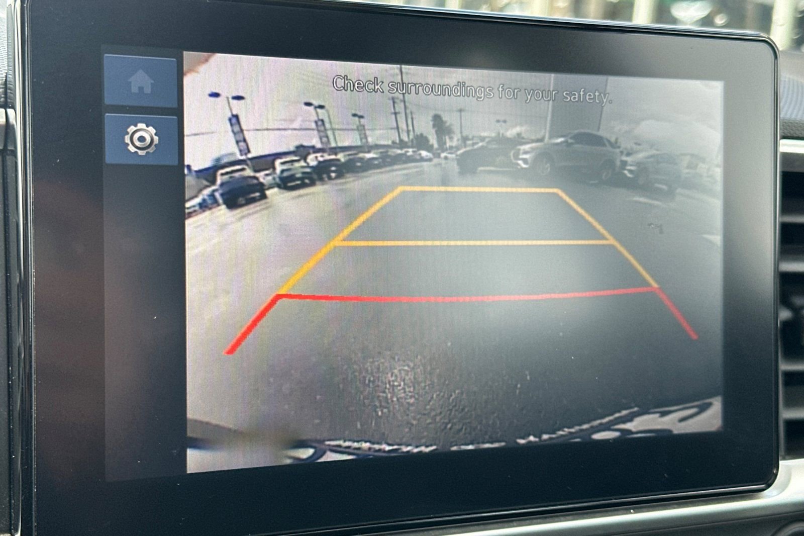 Used 2025 Hyundai Venue SEL image 19