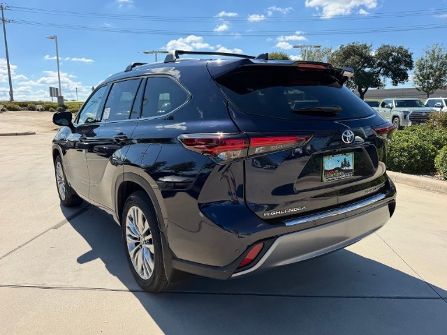 New 2026 Toyota Highlander Platinum AWD/4WD image 7