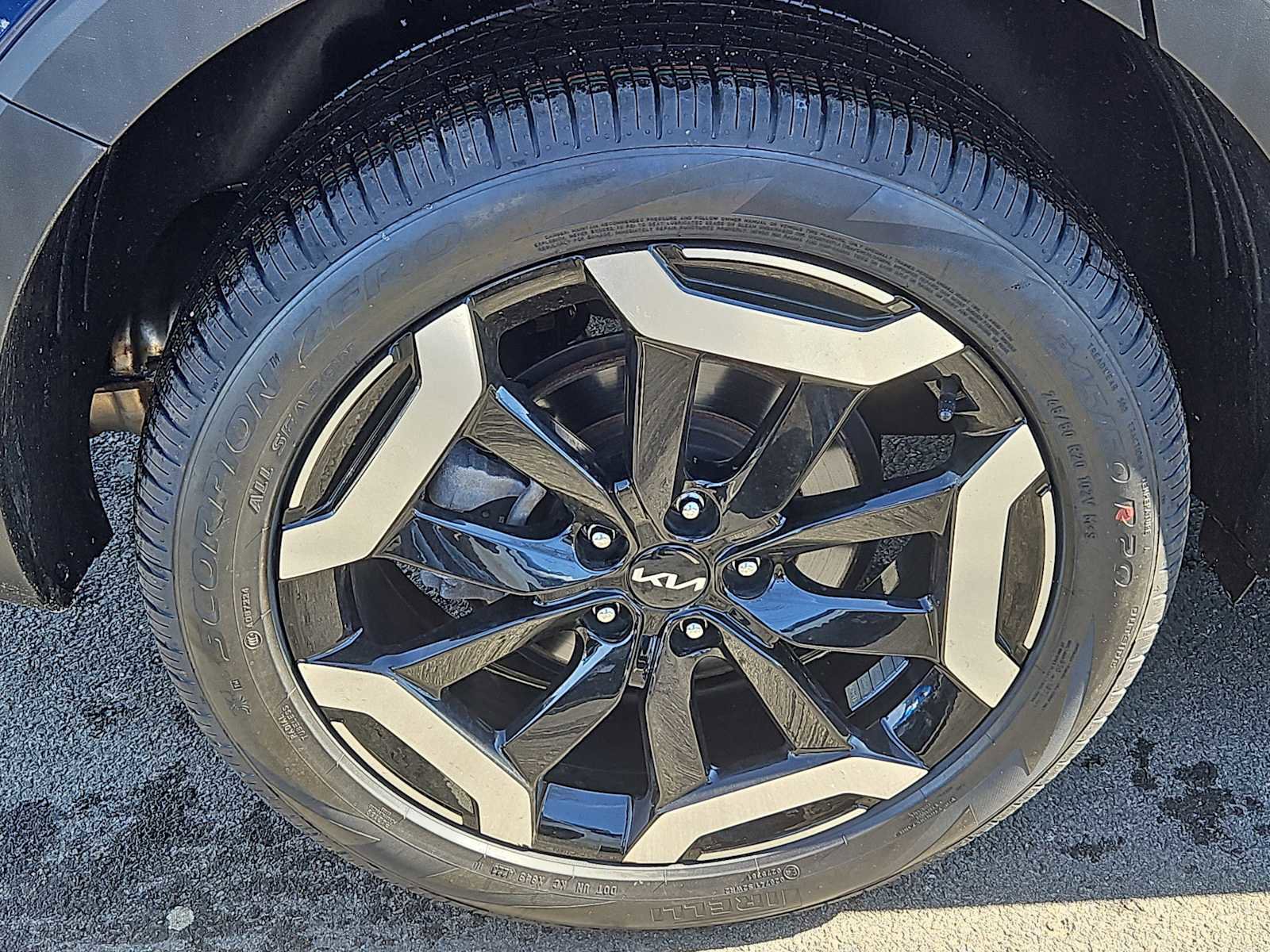 Certified 2023 Kia Telluride S w/ S Sunroof Package image 9