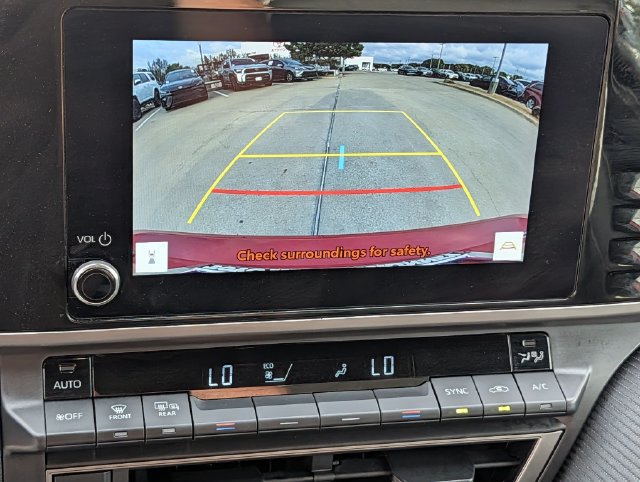 Used 2025 Toyota Camry SE FWD image 17