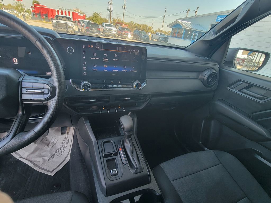 Used 2024 Chevrolet Colorado W/T RWD image 17
