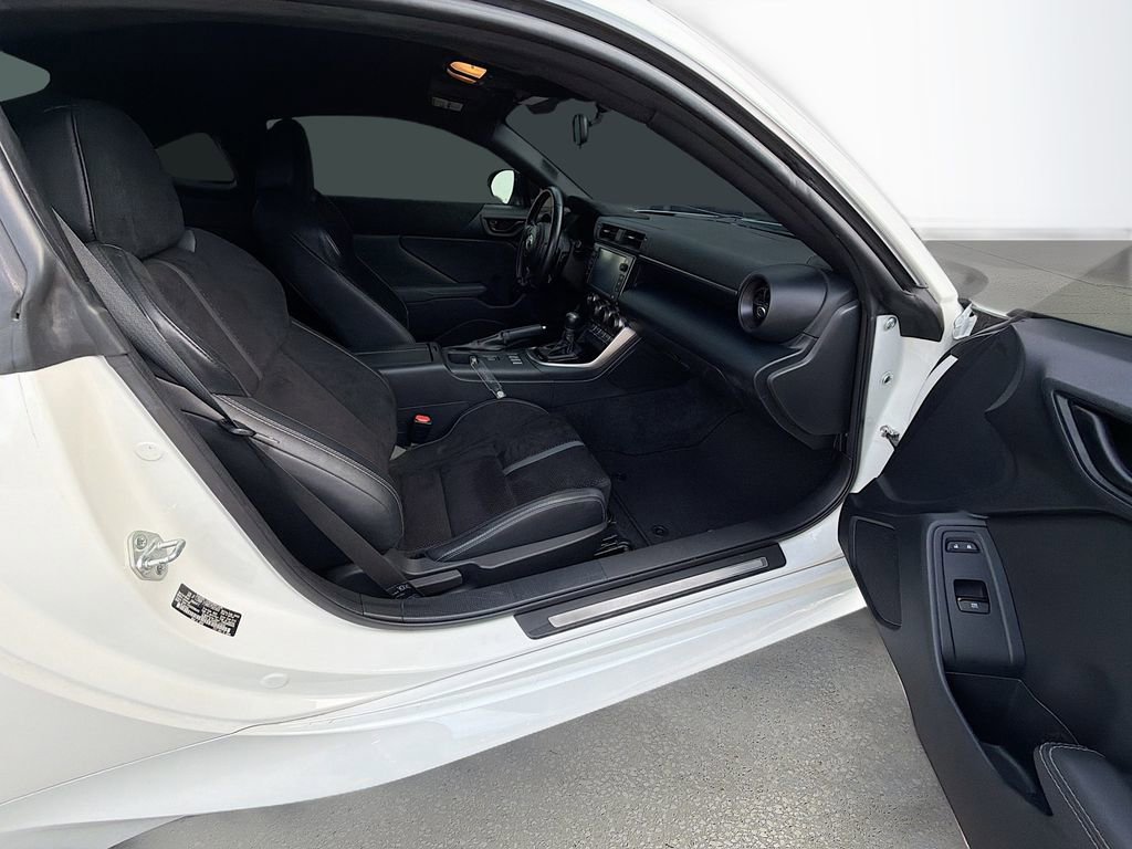 Used 2022 Toyota GR86 Premium image 16