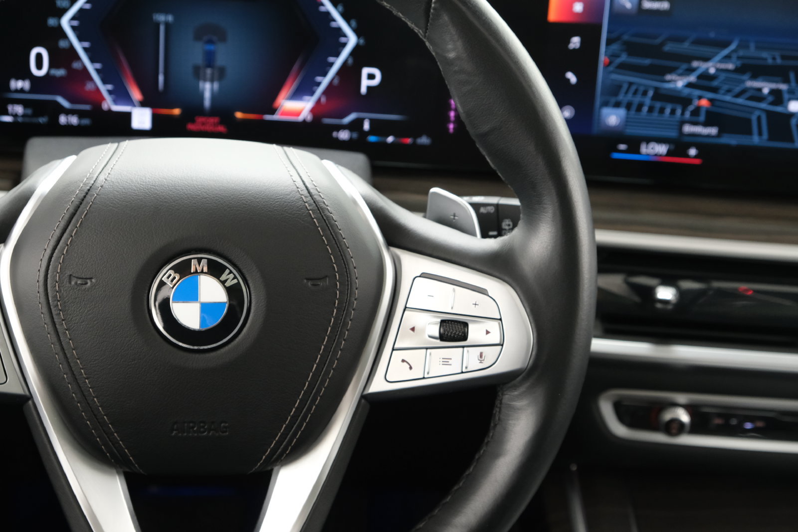 Used 2023 BMW X7 xDrive40i w/ Executive Package AWD/4WD image 14