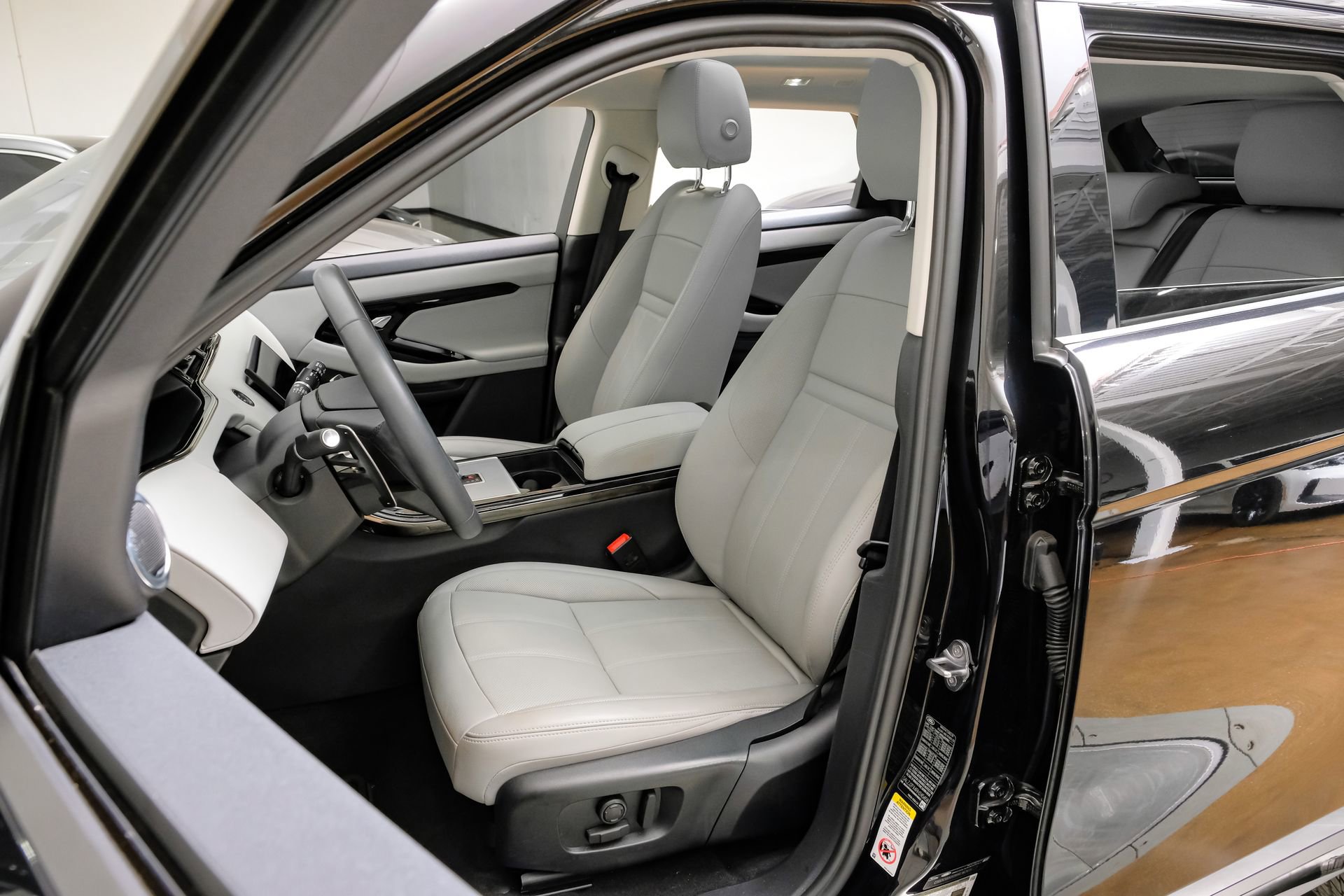 Used 2024 Land Rover Range Rover Evoque S AWD/4WD image 34