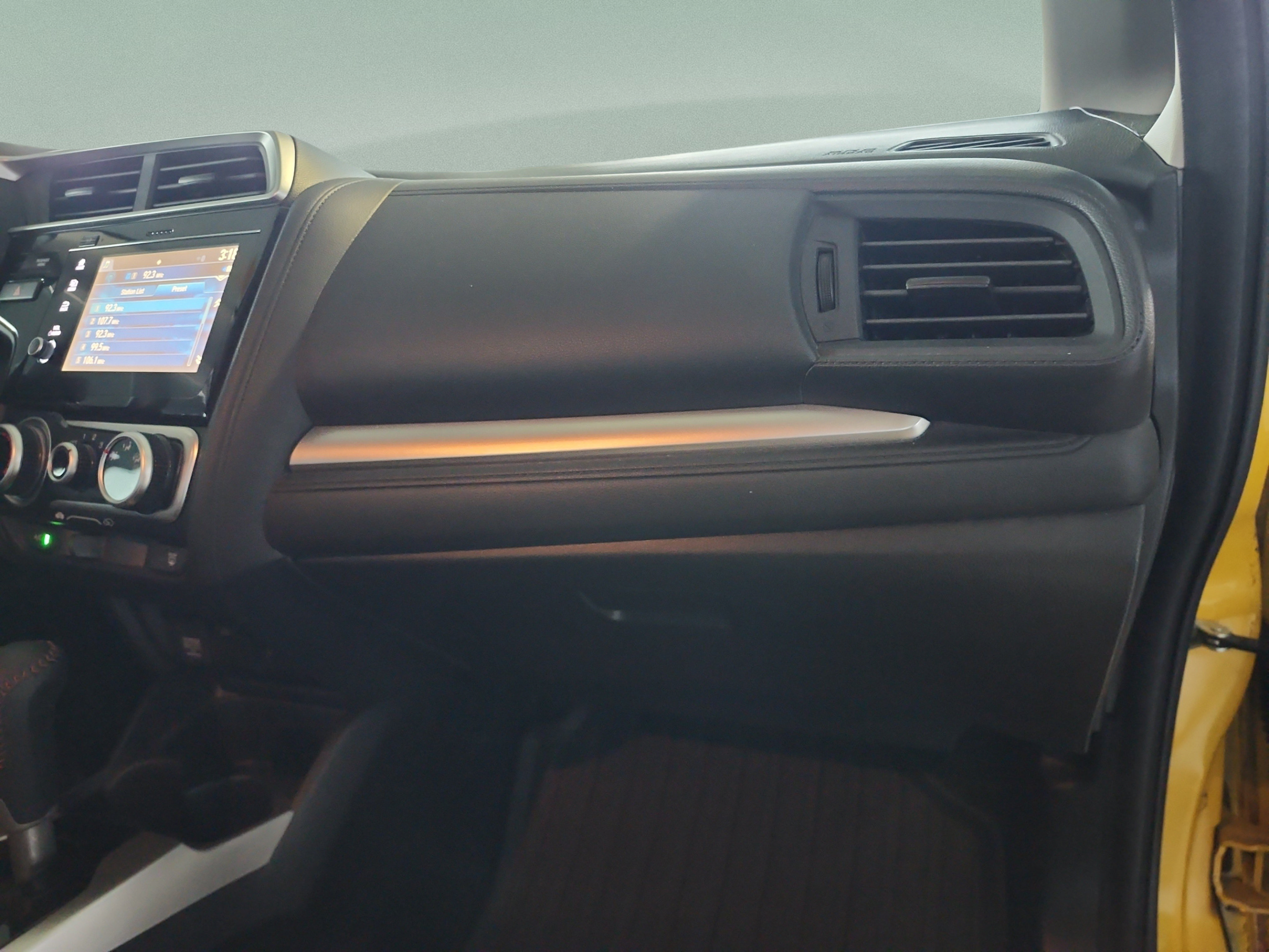 Used 2018 Honda Fit Sport image 22