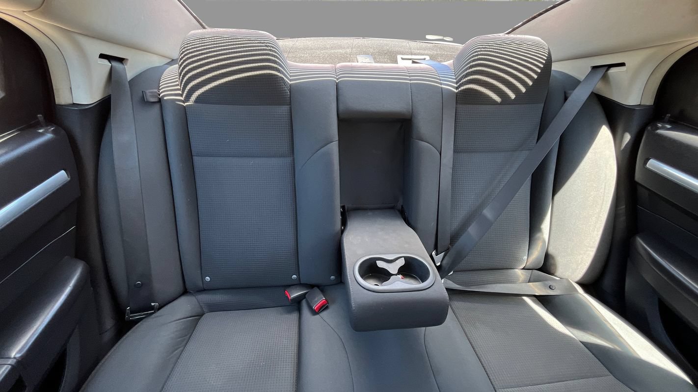 Used 2010 Dodge Charger SXT RWD image 12