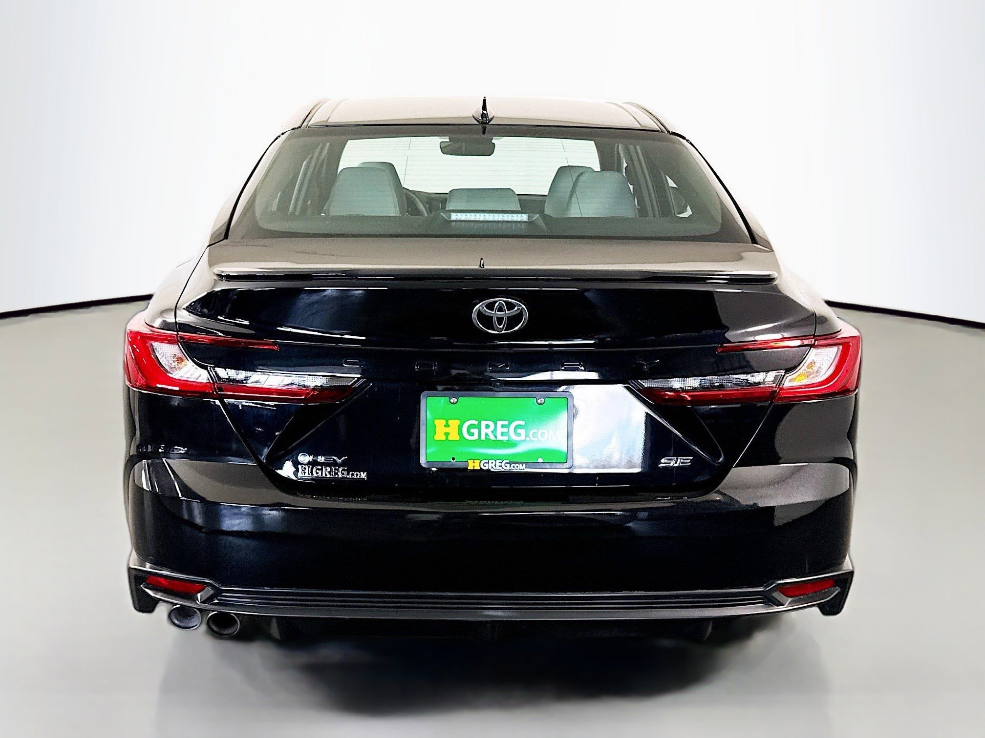 Used 2025 Toyota Camry SE w/ Convenience Package image 8
