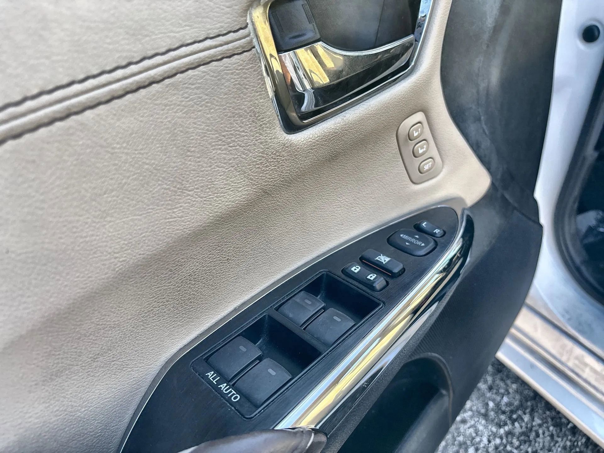 Used 2014 Toyota Avalon Limited w/ Technology Package image 15