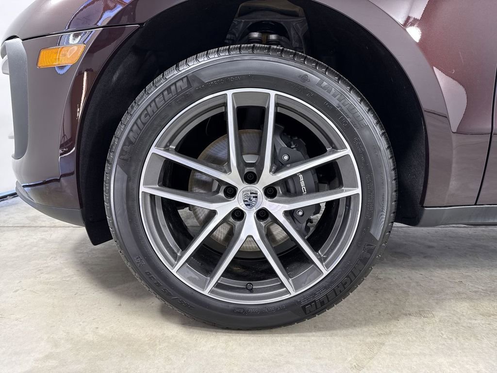 New 2026 Porsche Macan AWD/4WD image 13