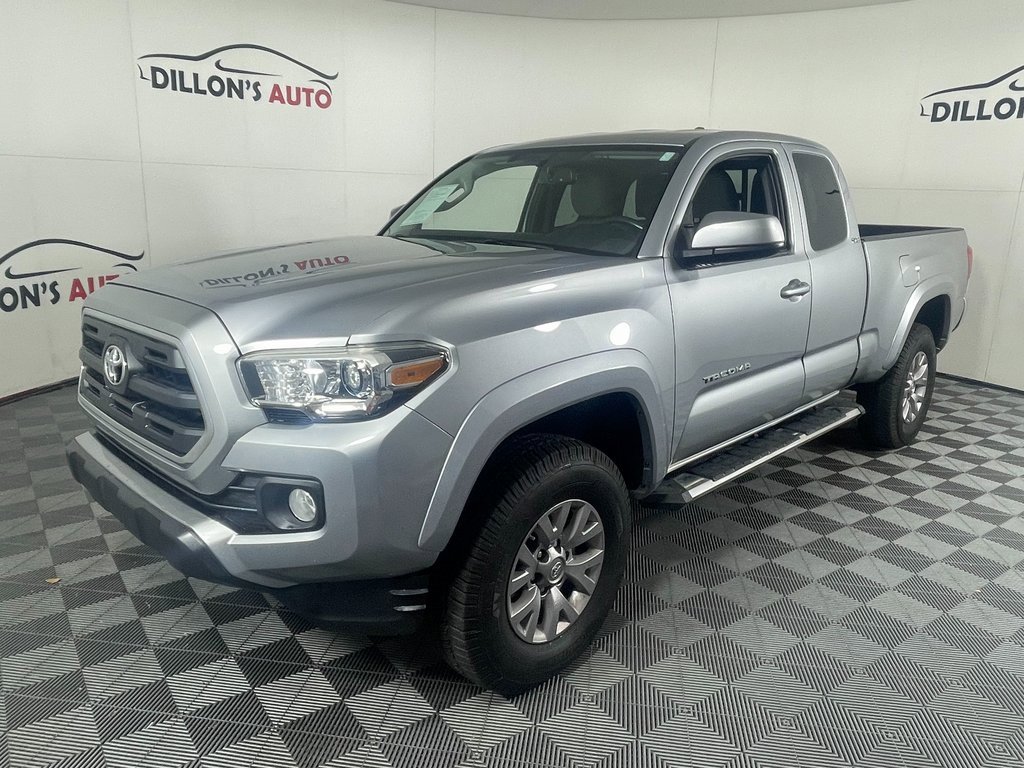 Used 2017 Toyota Tacoma SR5 image 2