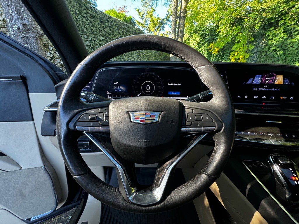 Used 2023 Cadillac Escalade Premium Luxury w/ Performance Package image 11