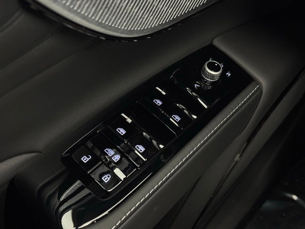 New 2025 Maserati Grecale GT image 10