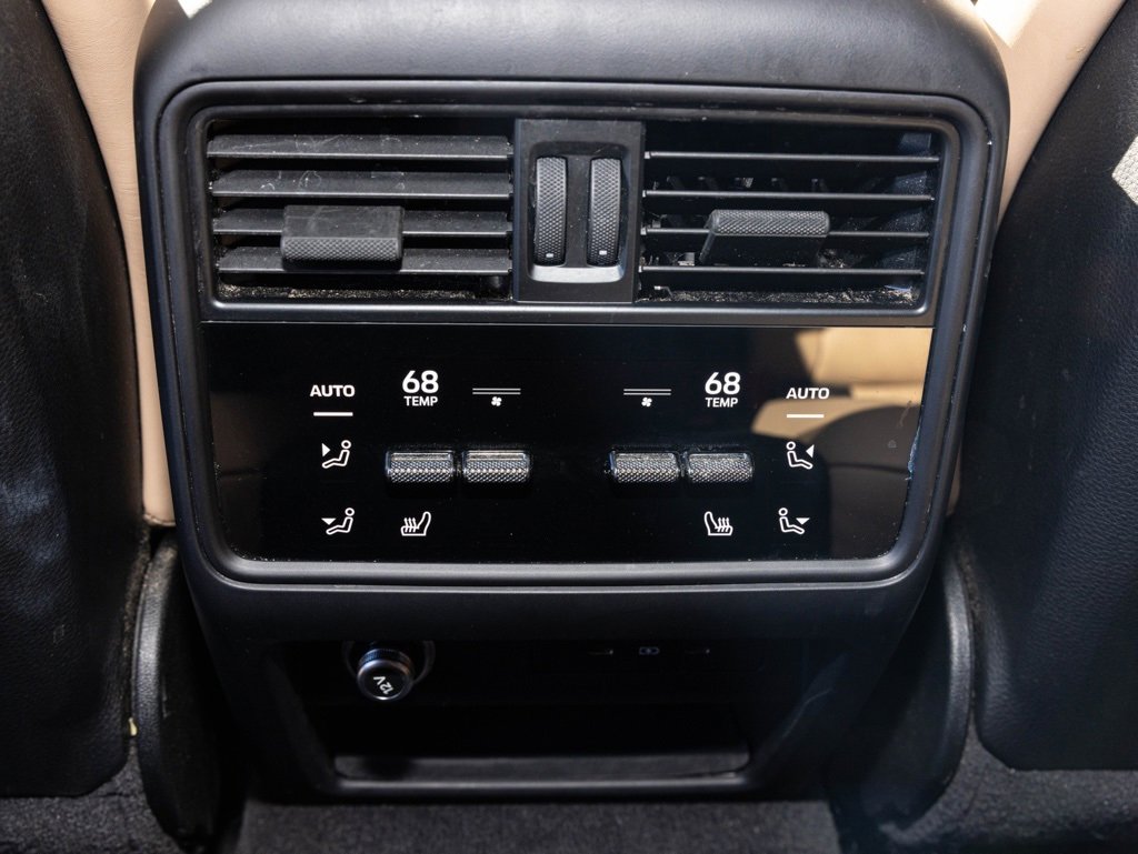 Used 2024 Porsche Cayenne Coupe image 50