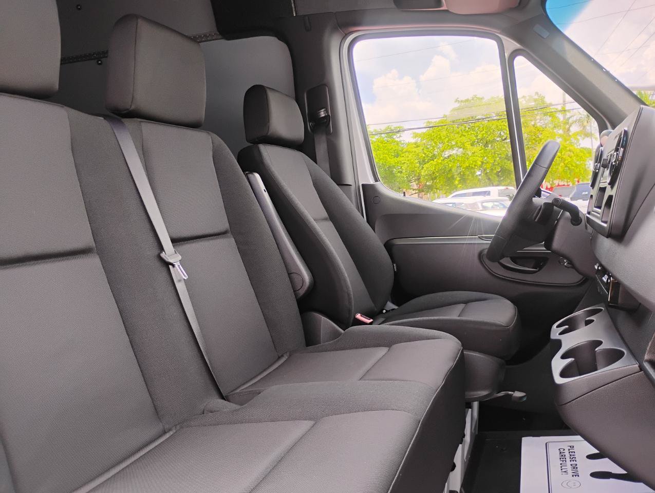 Used 2025 Mercedes-Benz Sprinter 2500 image 15