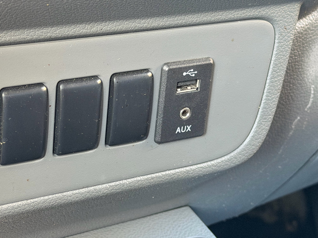 Used 2020 Nissan NV 3500 S image 26