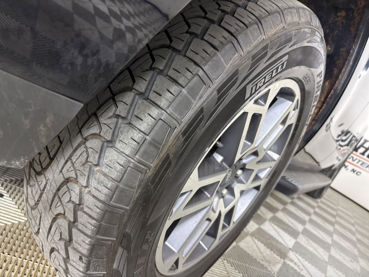 Used 2025 Ford Expedition Active image 30