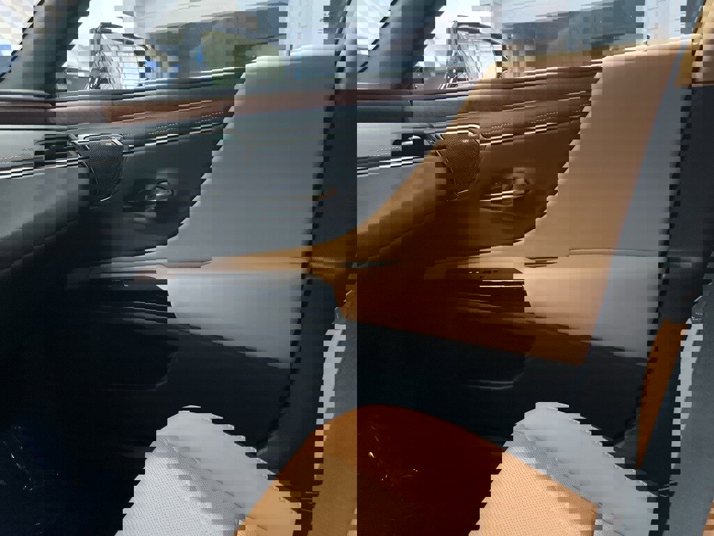 Used 2024 Lexus ES 350 Ultra Luxury w/ Accessory Package (Z2) image 14