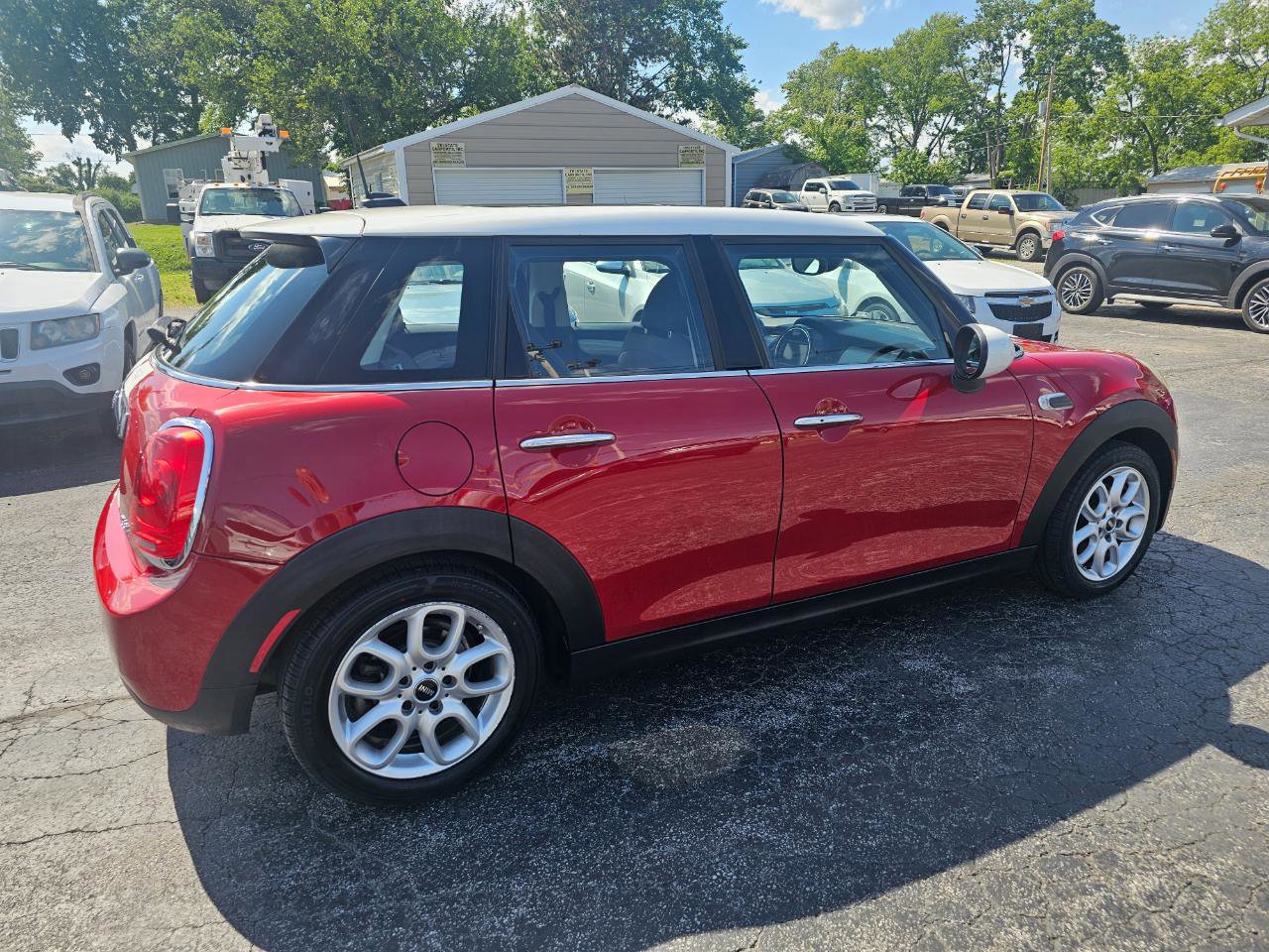 Used 2016 MINI Cooper 4-Door Hardtop FWD image 4