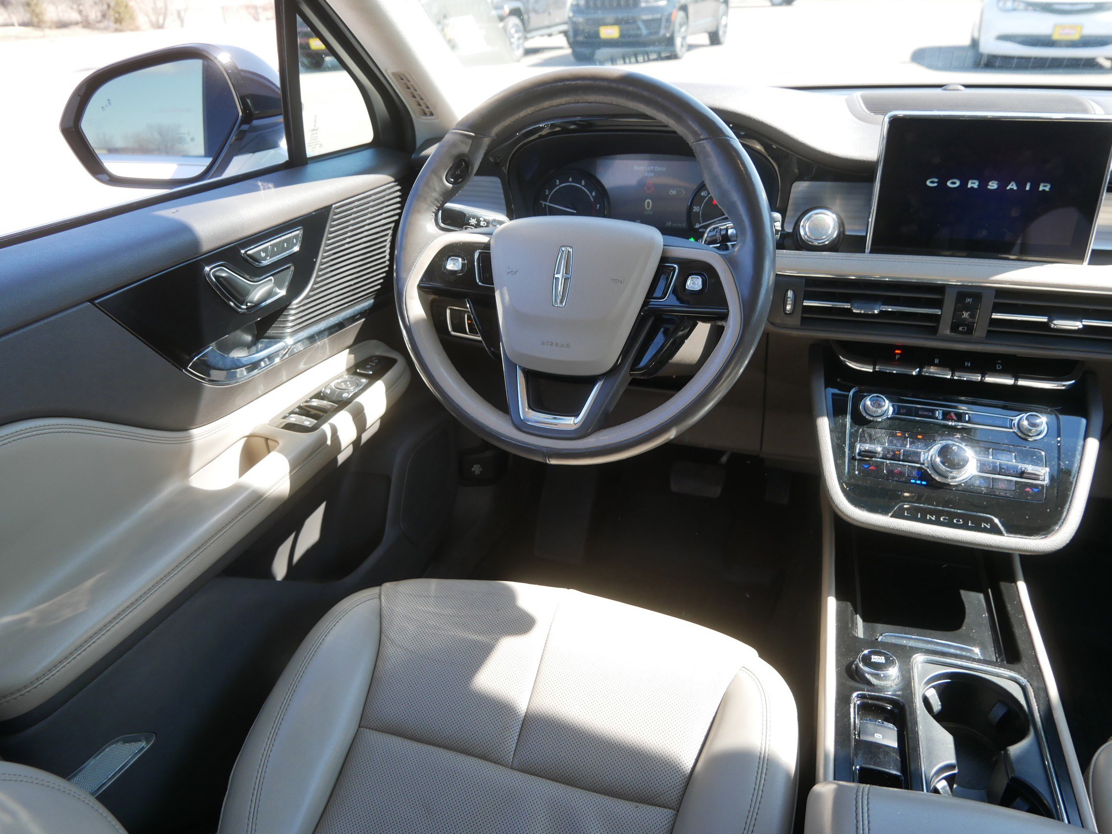 Used 2021 Lincoln Corsair AWD w/ Premium Package image 9