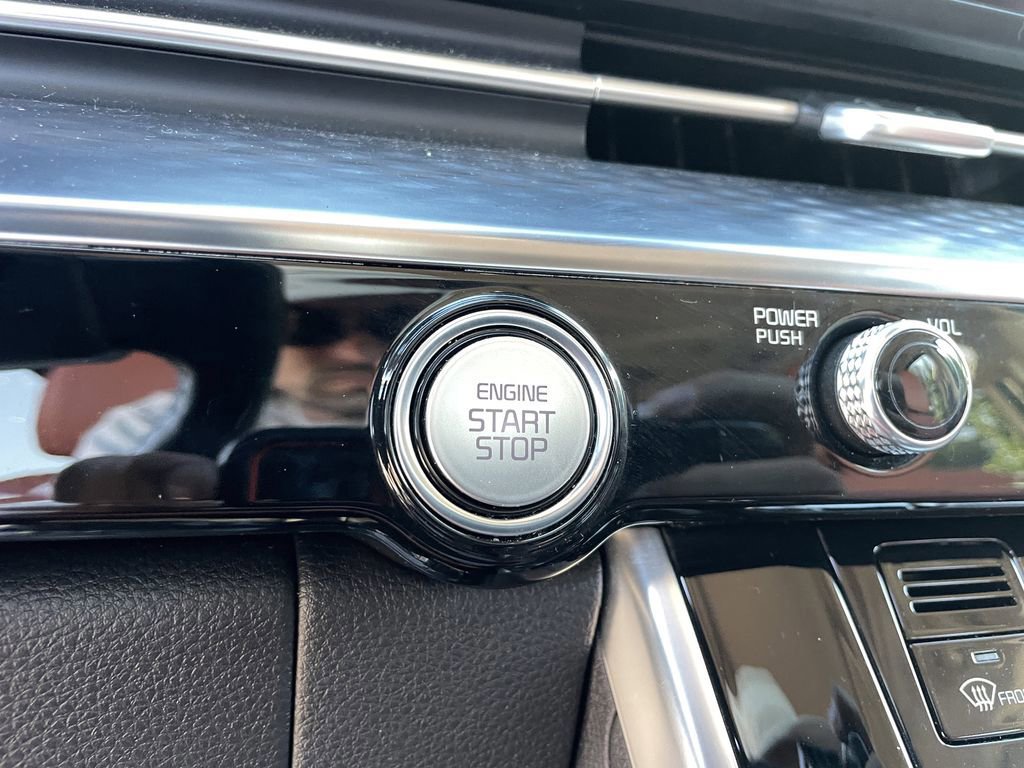 Certified 2024 Kia Carnival SX Prestige image 32