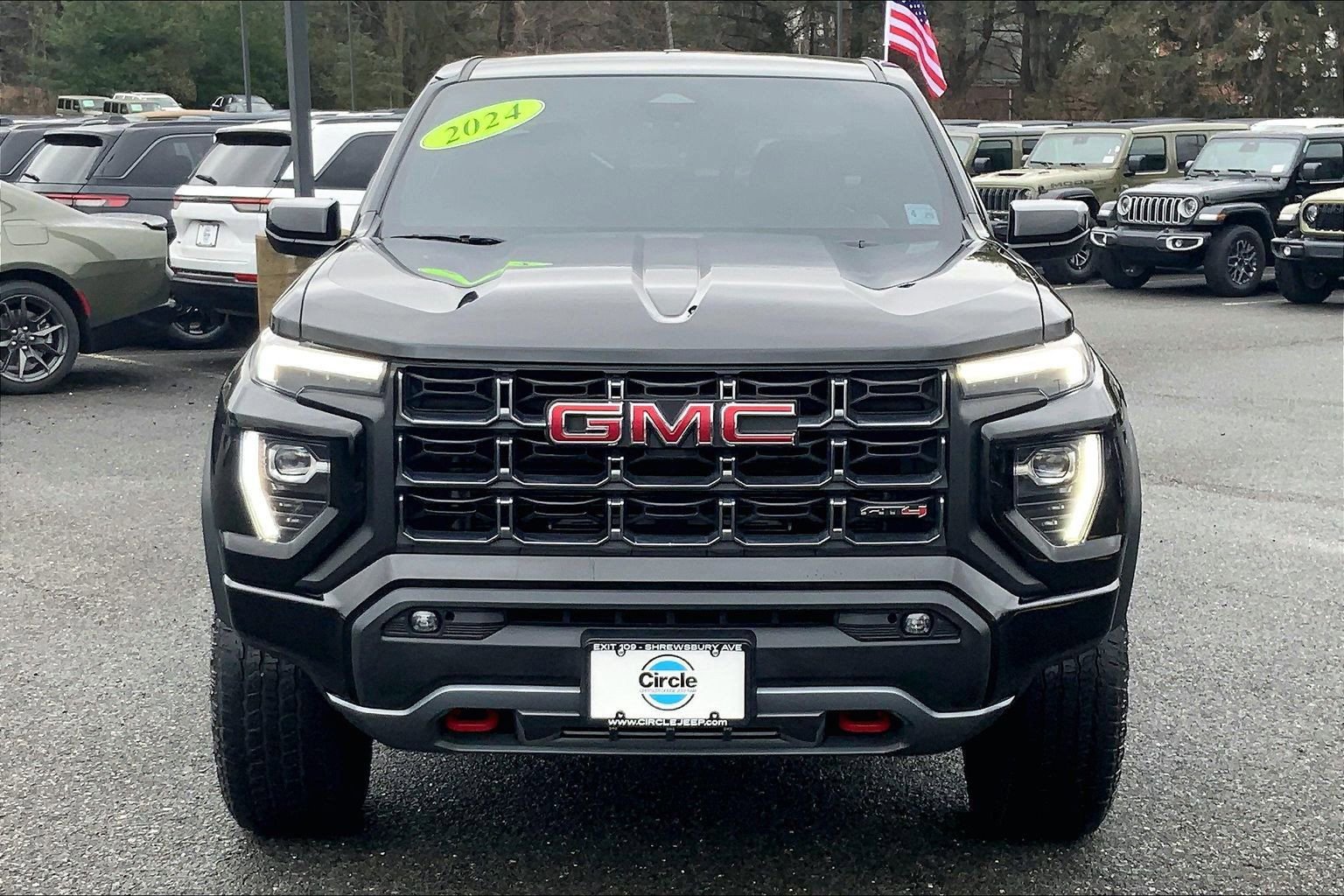 Used 2024 GMC Canyon AT4 AWD/4WD image 3