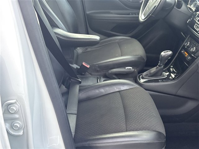 Used 2020 Buick Encore Preferred image 26