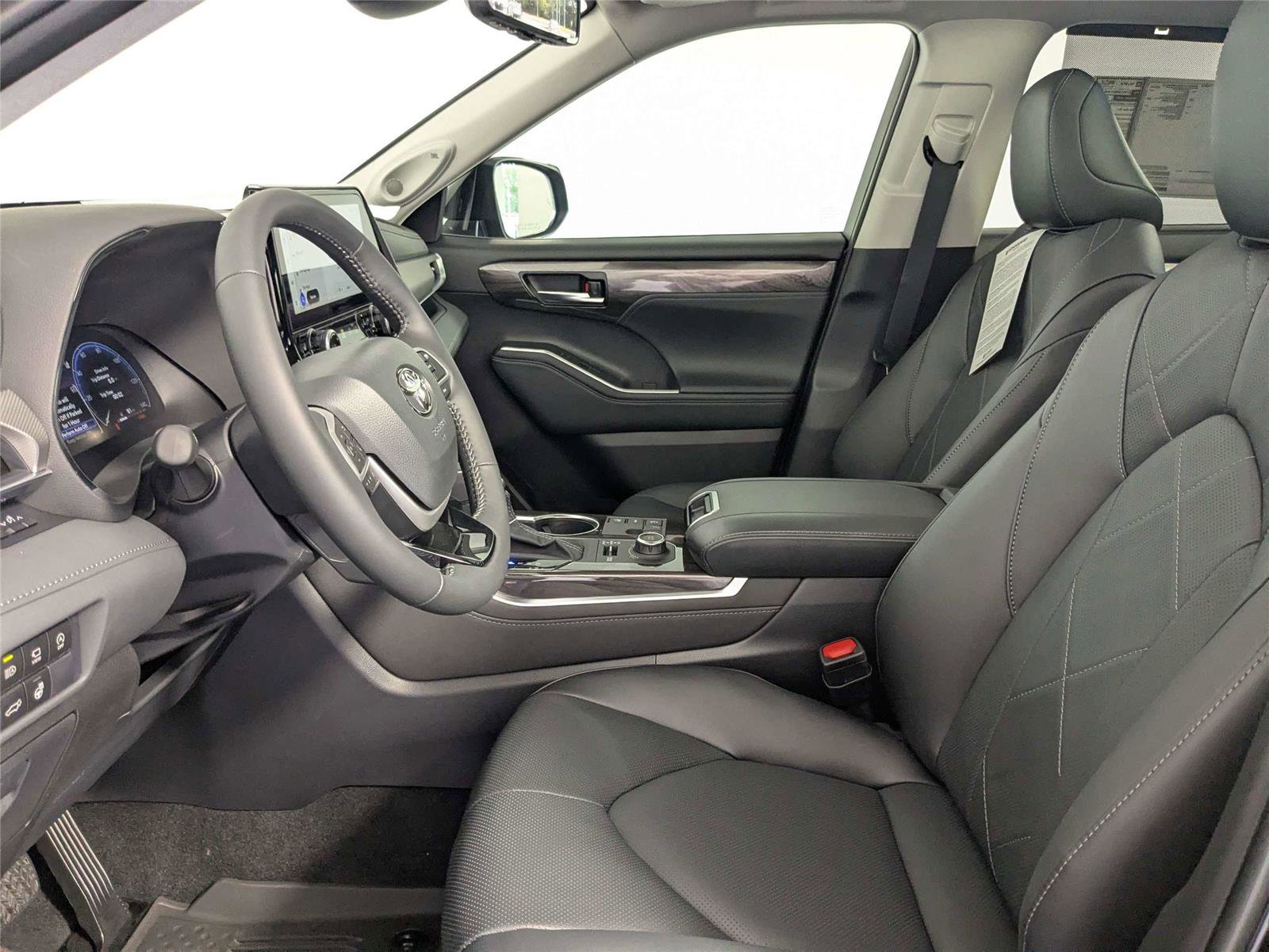 New 2026 Toyota Highlander Platinum AWD/4WD image 10