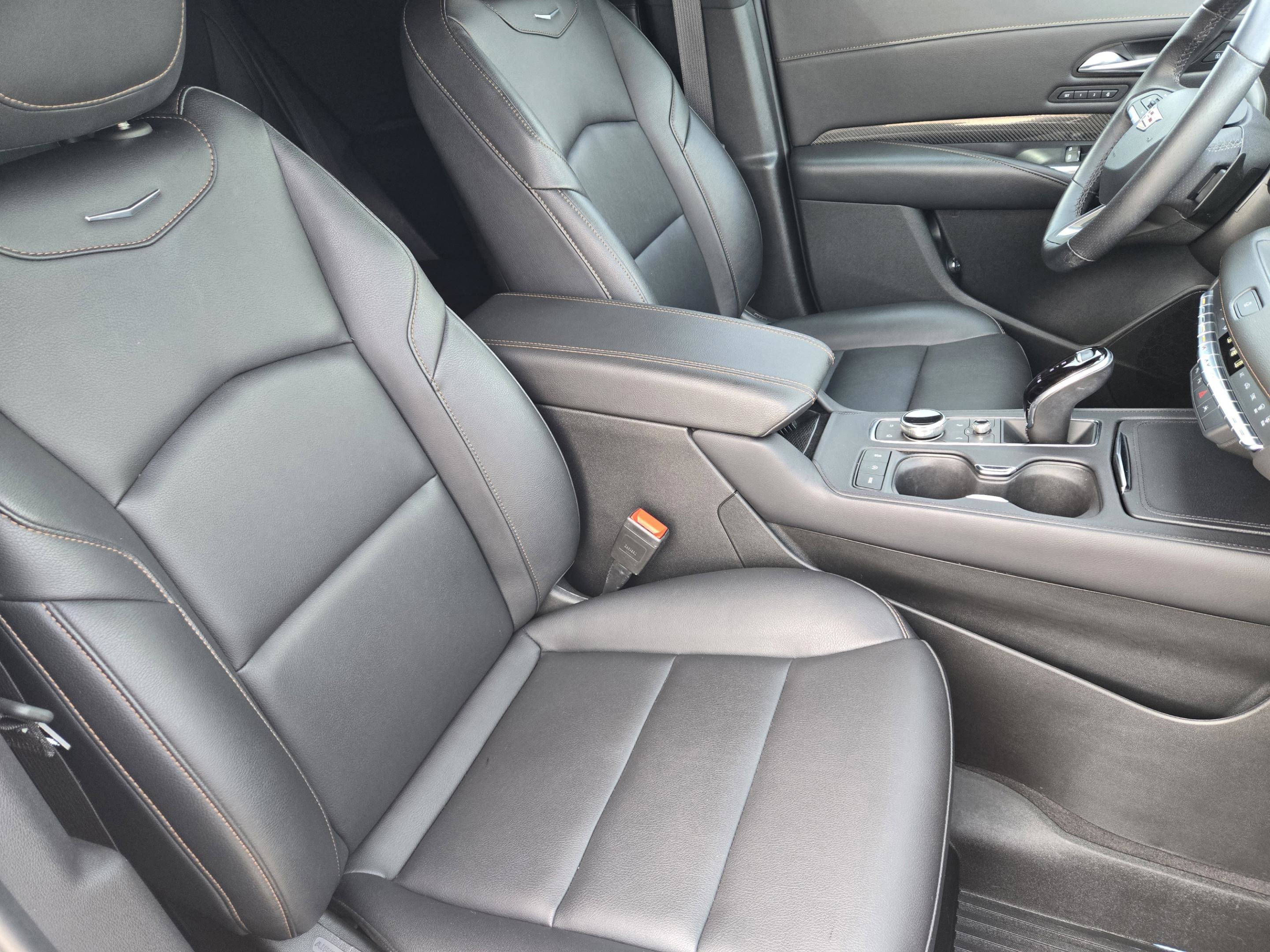 Used 2023 Cadillac XT4 Sport w/ Enhanced Visibility Package image 16