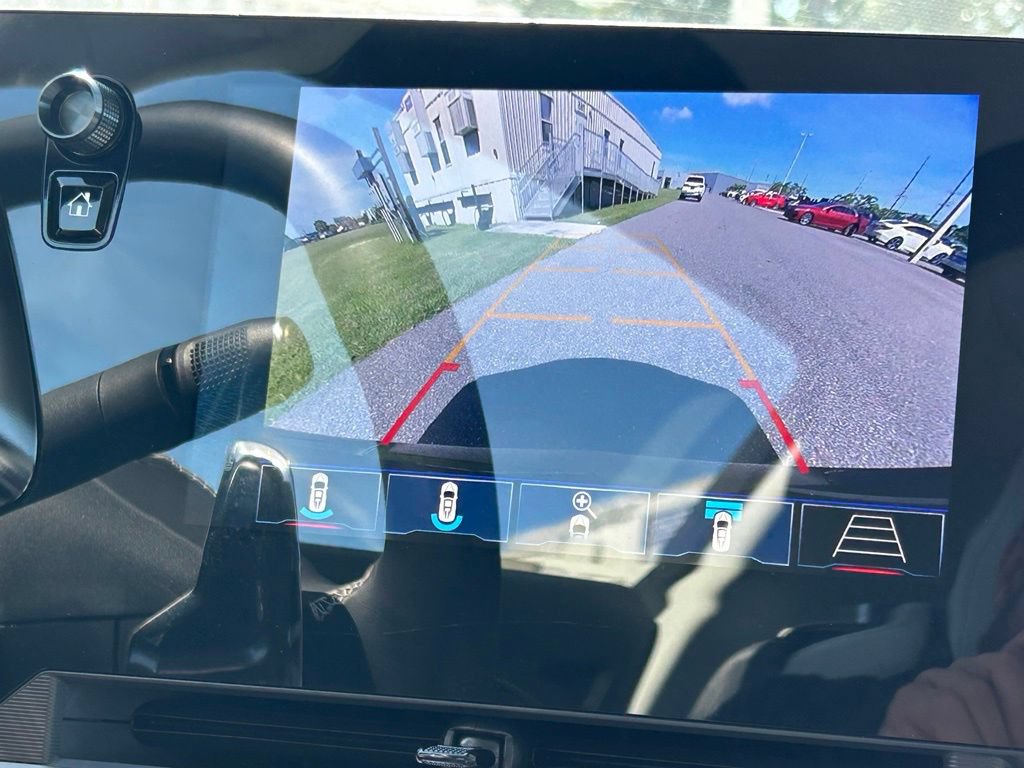 Used 2025 Chevrolet Corvette Stingray Premium Cpe w/ 3LT RWD image 33