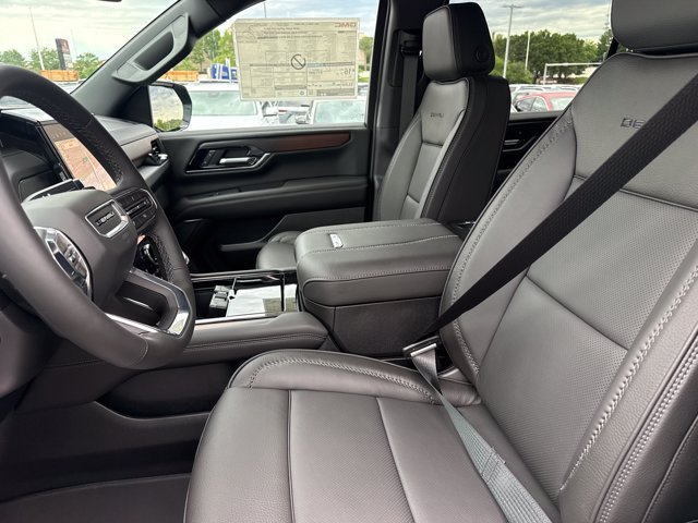 New 2026 GMC Yukon XL Denali w/ LPO, Floor Liner Package AWD/4WD image 5