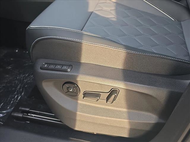 New 2026 Volkswagen Tiguan SEL R-Line image 6