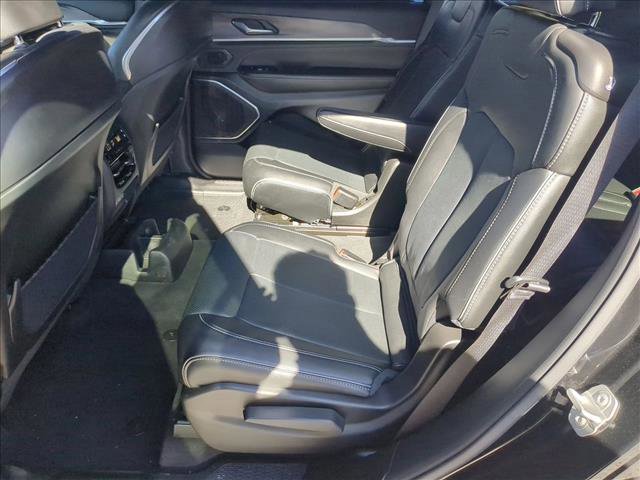 Used 2024 Jeep Grand Cherokee L Overland w/ Advanced Protech Group III image 20