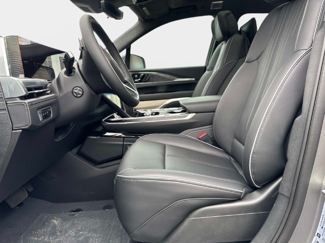 New 2026 Cadillac Escalade IQ Sport 2 w/ LPO, ONYX Package AWD/4WD image 20