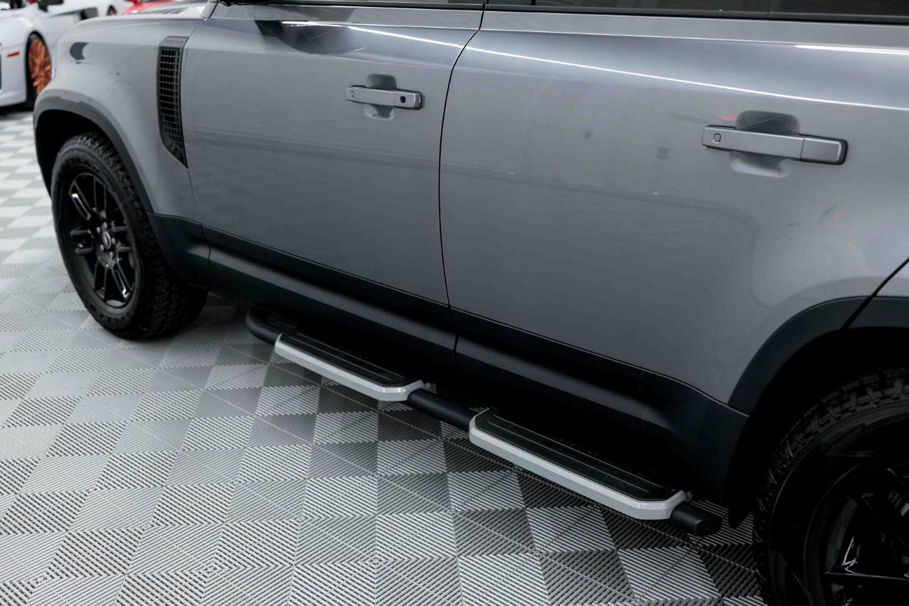 Used 2023 Land Rover Defender 130 SE image 33