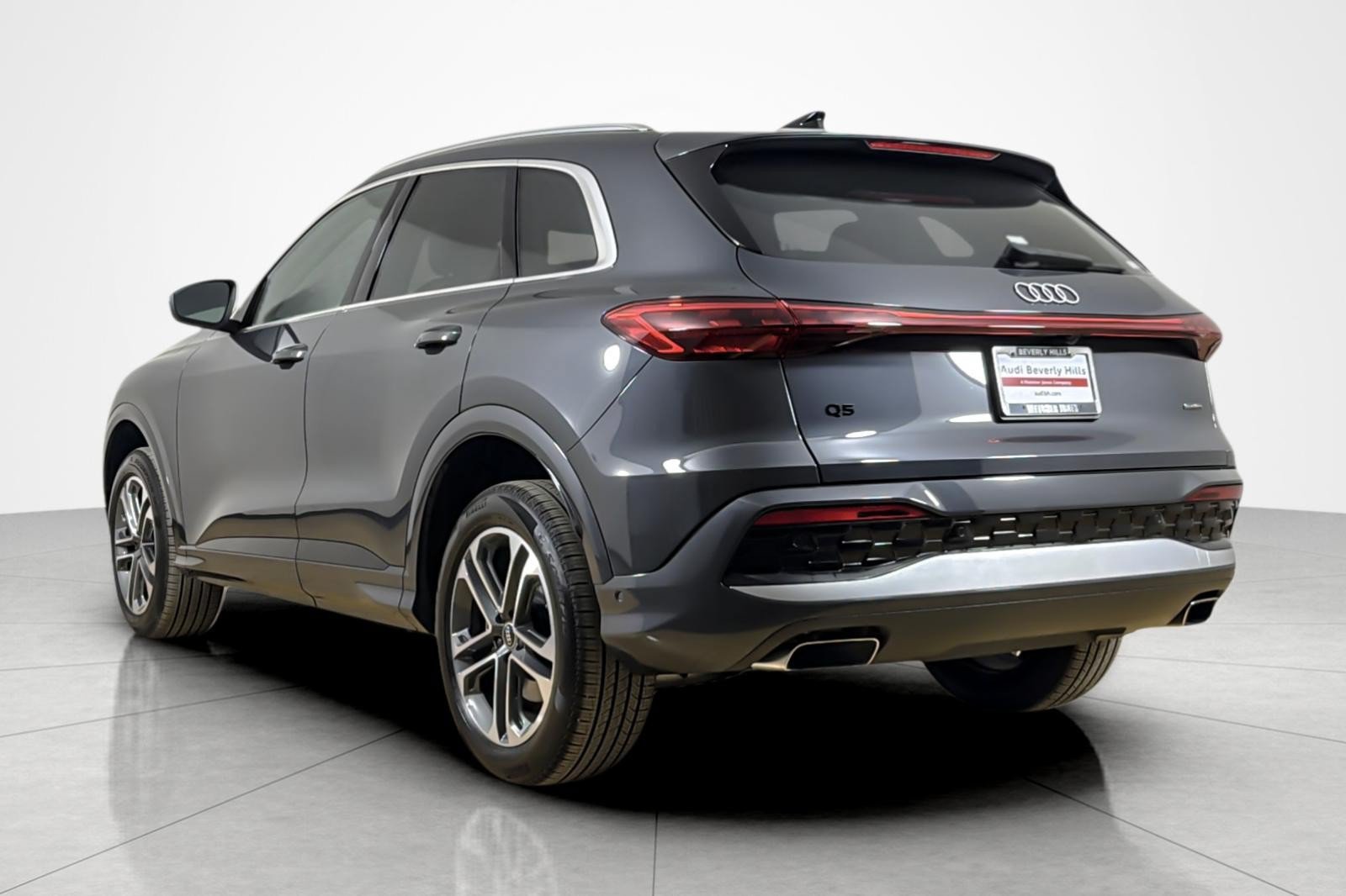 Used 2026 Audi Q5 Premium AWD/4WD image 3