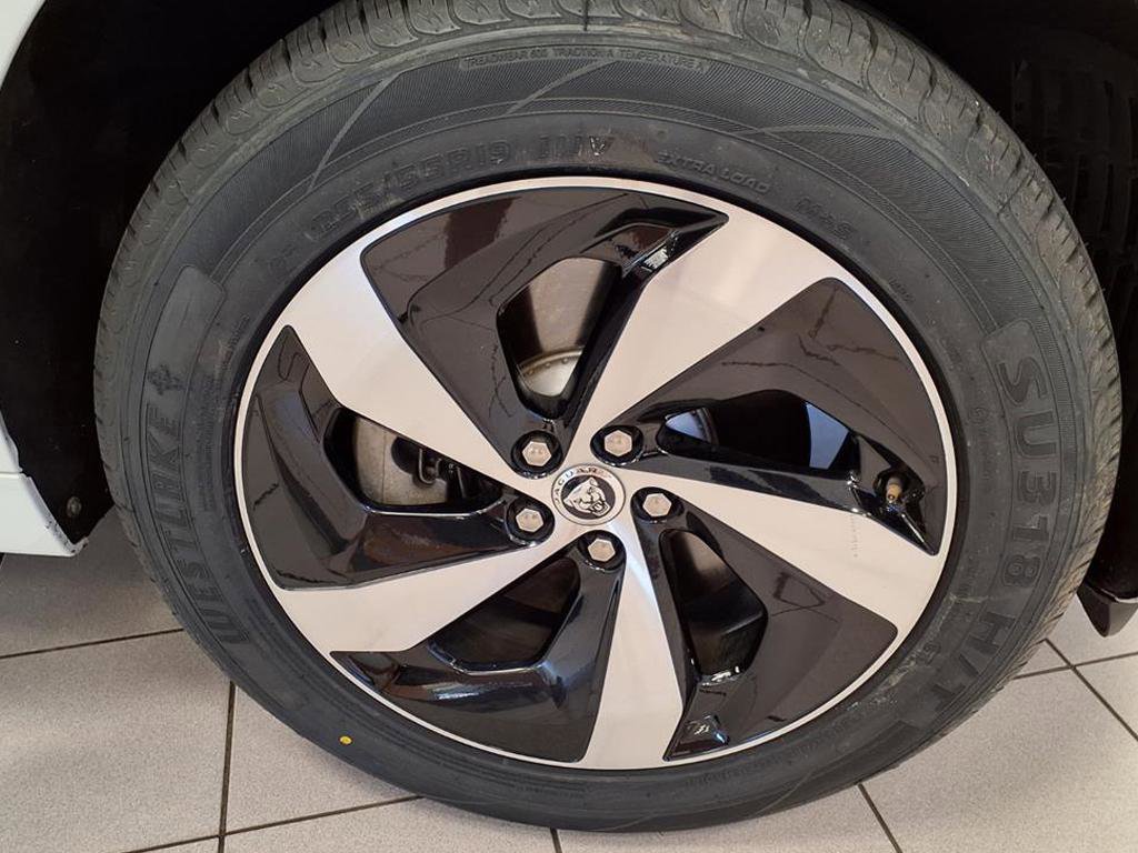 Used 2024 Jaguar F-PACE R-Dynamic S image 8