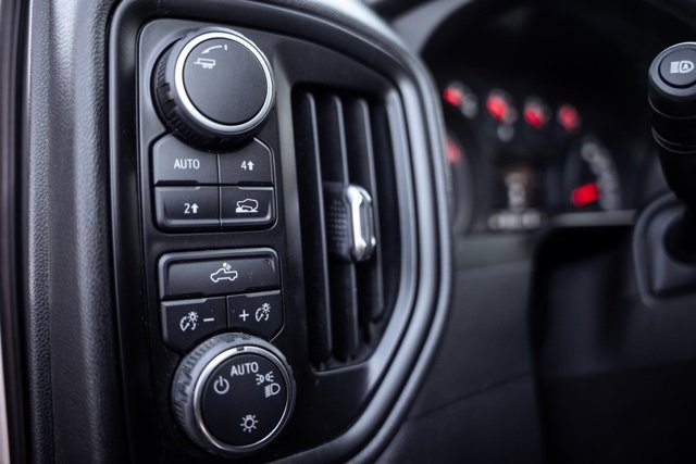 Used 2022 Chevrolet Silverado 1500 Custom image 18