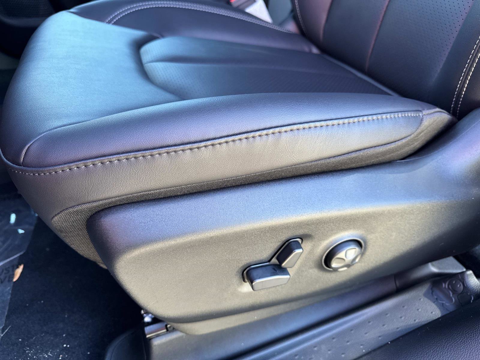 New 2026 Chrysler Pacifica Select image 19