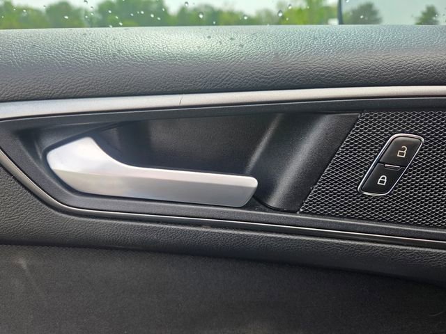 Used 2019 Ford Edge SE FWD image 23