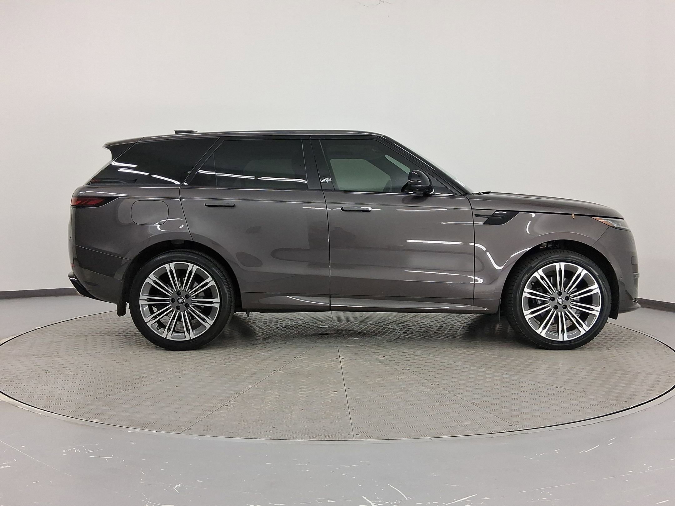 Used 2024 Land Rover Range Rover Sport Dynamic SE image 8