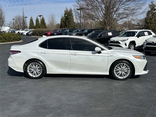 Used 2018 Toyota Camry XLE image 3